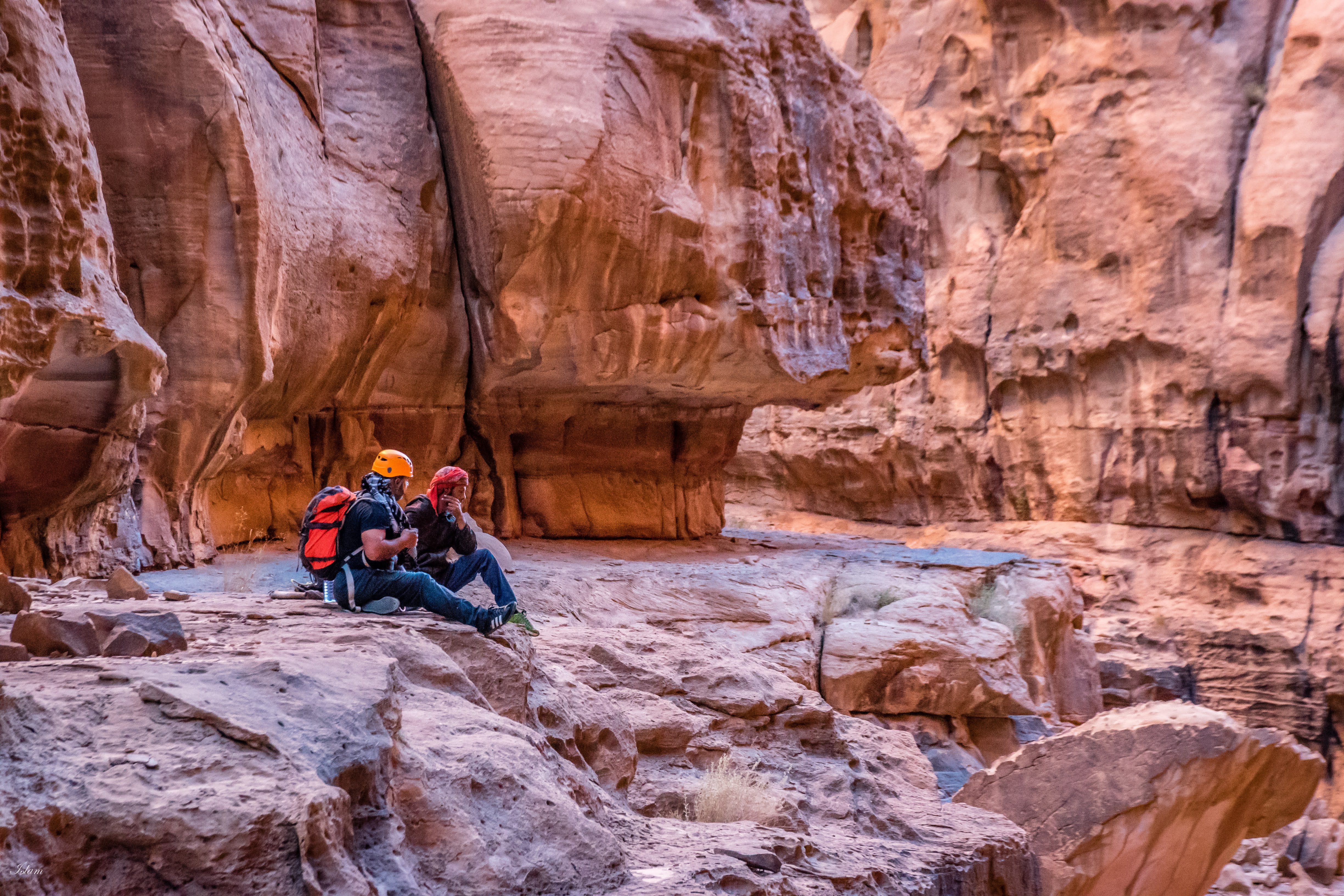 Starting the approach through Wadi Um Ishrin